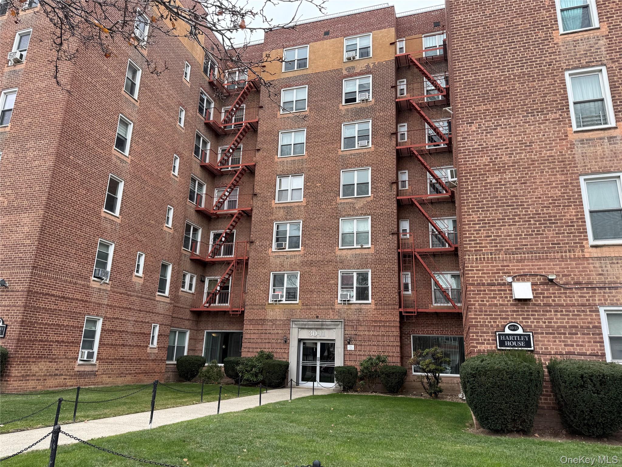 30-11 Parsons Boulevard Unit 2T, Flushing NY 11354