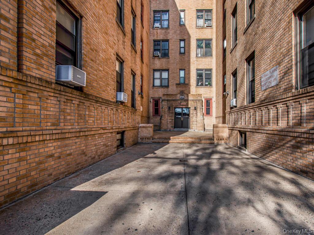 829 Adee Avenue Unit 2L, Bronx NY 10467