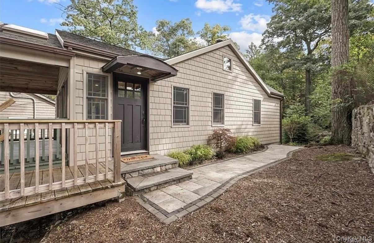 11 Oakdale Road, Putnam Valley NY 10579