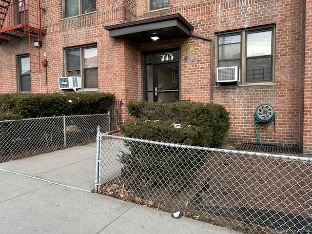 745 East 231 st Unit 6A, Bronx NY 10466