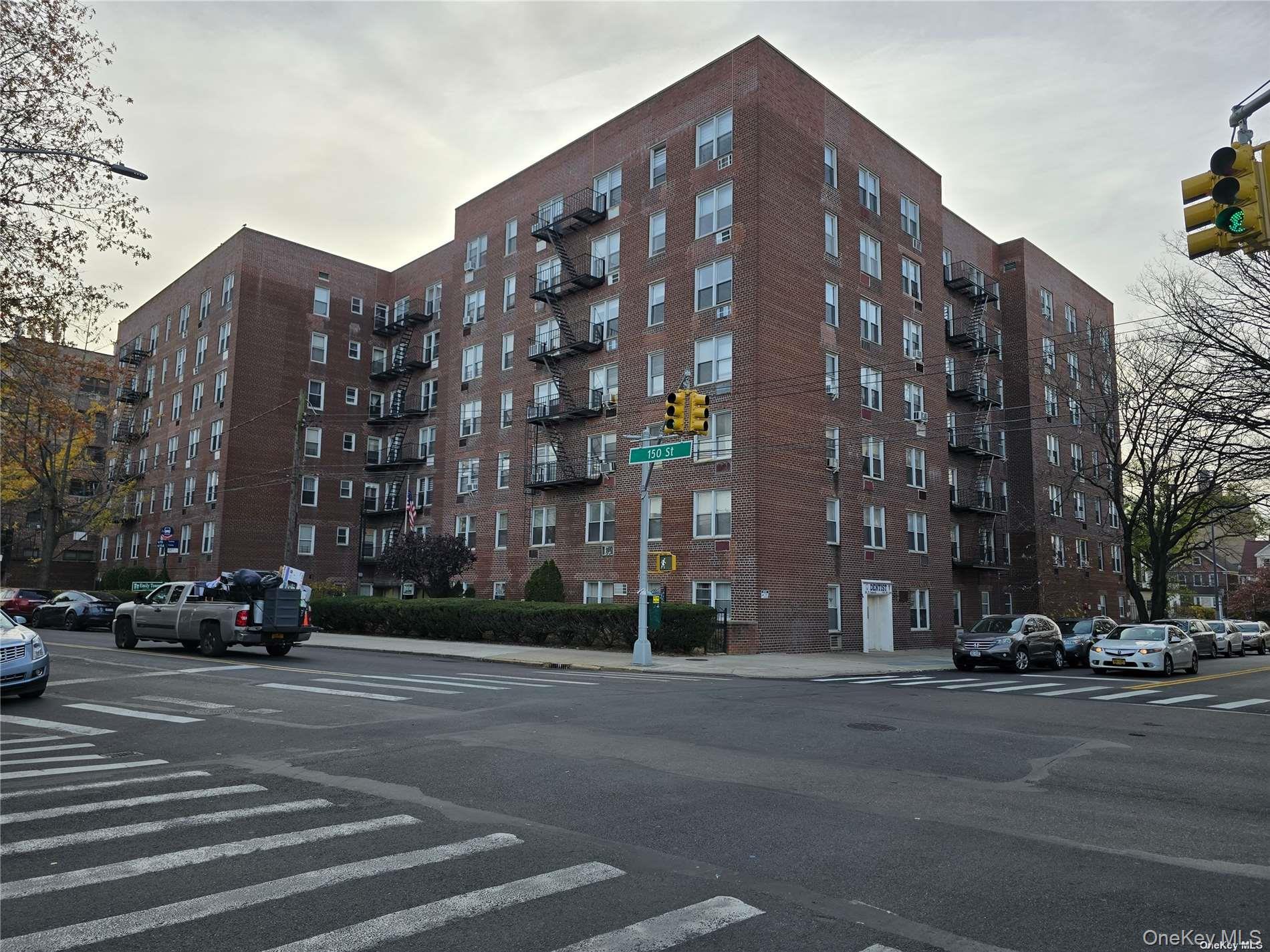 35-10 150 St Unit 6A, Flushing NY 11354