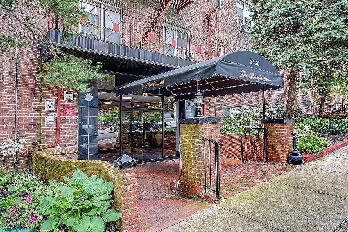 67-30 Clyde Street Unit 4P, Forest Hills NY 11375