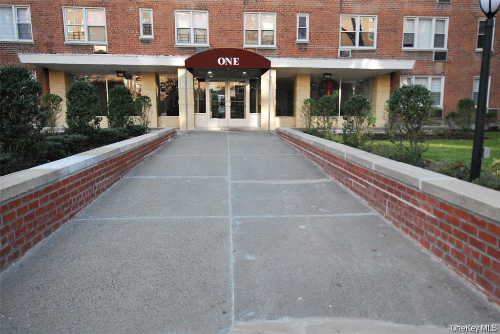 1 Sadore Lane Unit 4O, Yonkers NY 10710