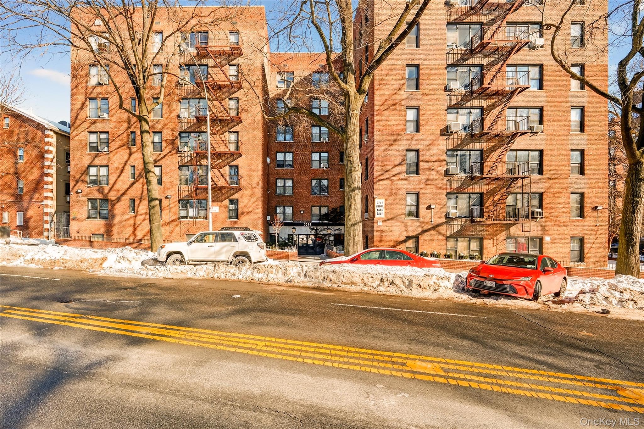 2244 Bronx Park Unit 1H, Bronx NY 10467