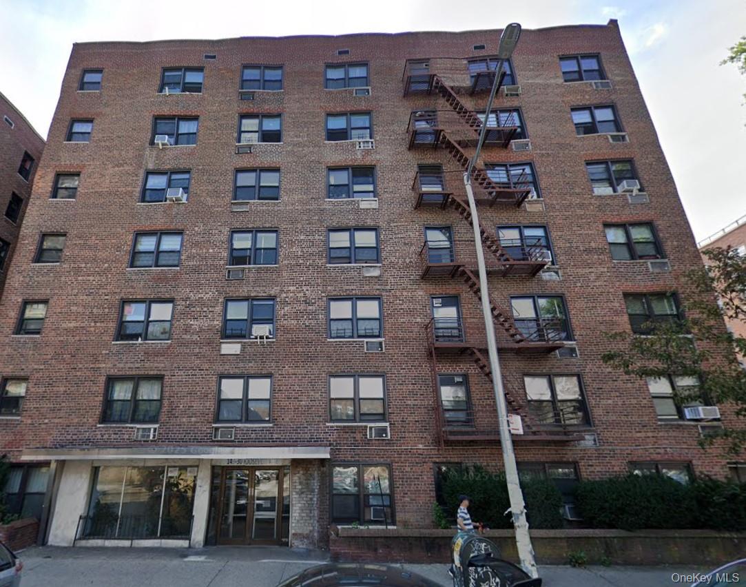143-30 Roosevelt Avenue Unit 4J, Flushing NY 11354