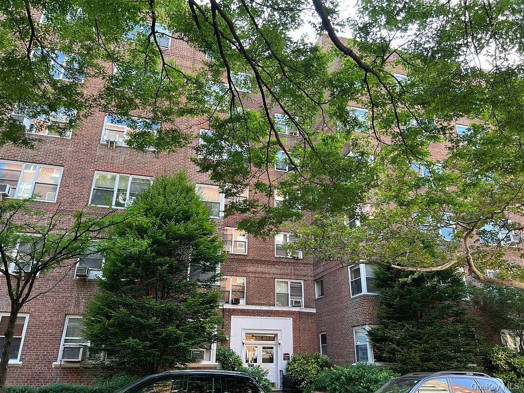 7136 110th Street Unit 2F, Forest Hills NY 11375