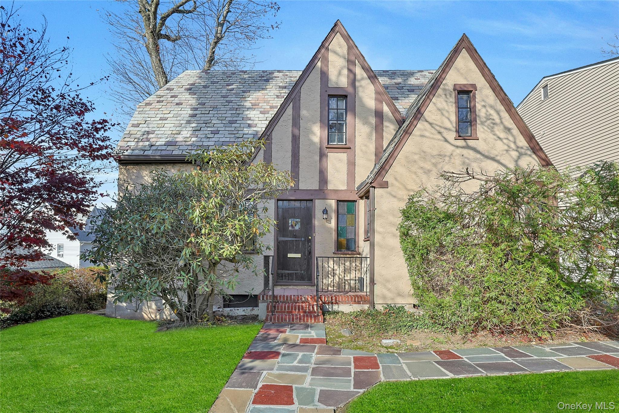 19 Surrey Lane, Yonkers NY 10710