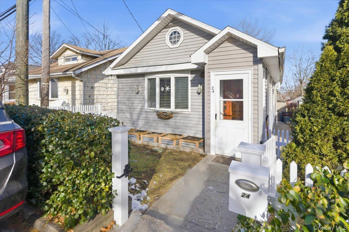 24 Poplar Avenue Unit 24, Bronx NY 10465