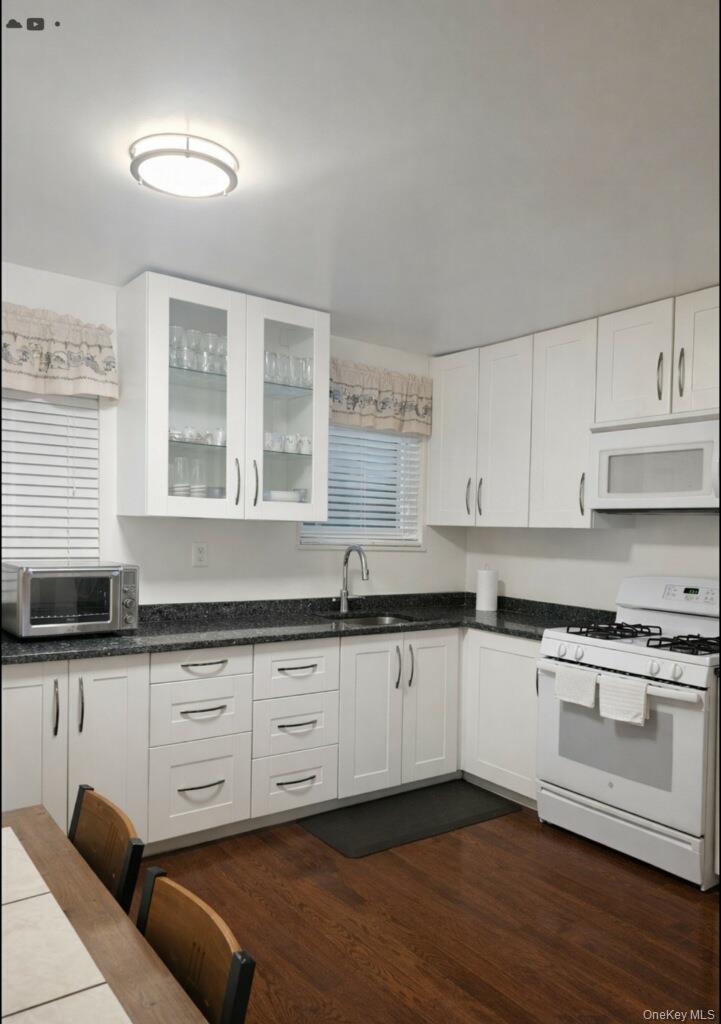 218-09 73 Avenue Unit 1, Bayside NY 11364