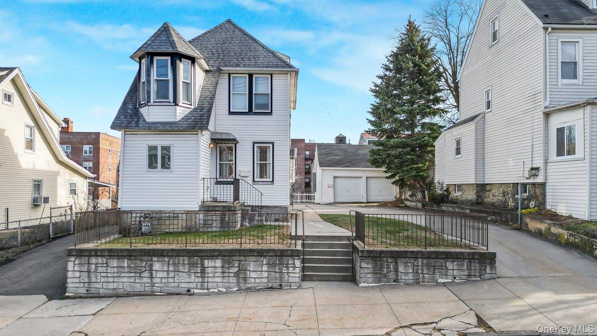 28 Crescent Place, Yonkers NY 10704
