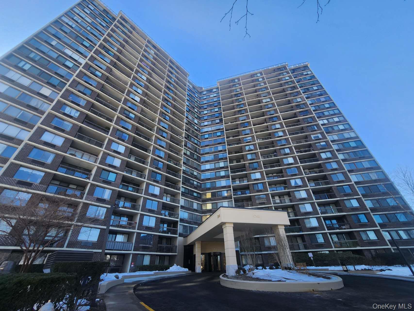 1 Bay Club Unit 8 U, Bayside NY 11360