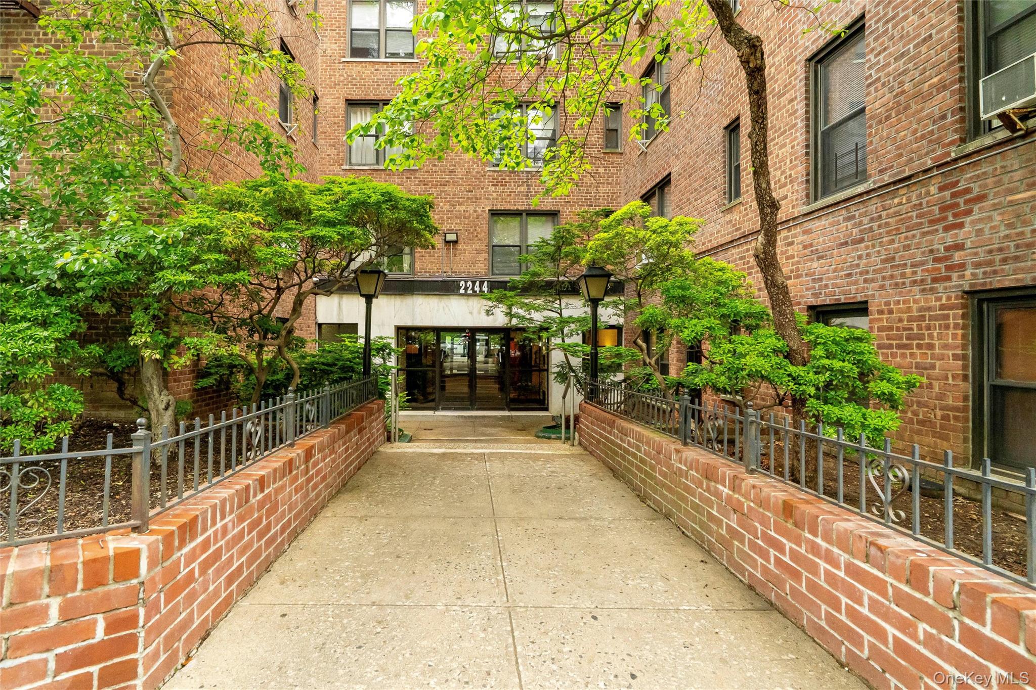 2244 Bronx Park Unit 5K, Bronx NY 10467