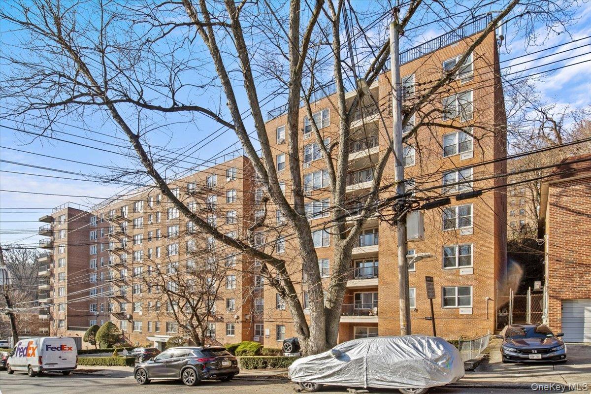 5425 Valles Avenue Unit 3B, Bronx NY 10471