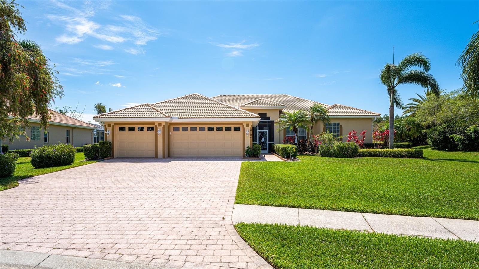 5894 CARRIAGE DR, Sarasota FL 34243 House for Sale in Sarasota, FL