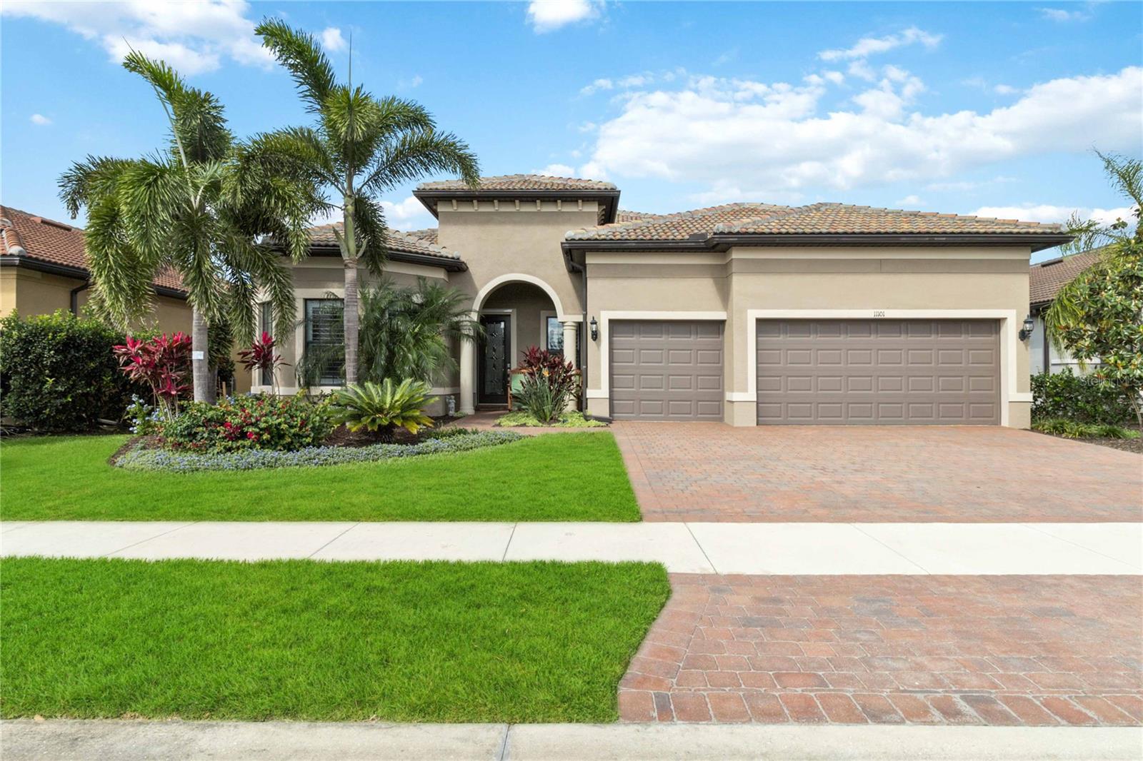 5166 FAR OAK CIR, Sarasota FL 34238 House for Sale in Sarasota, FL