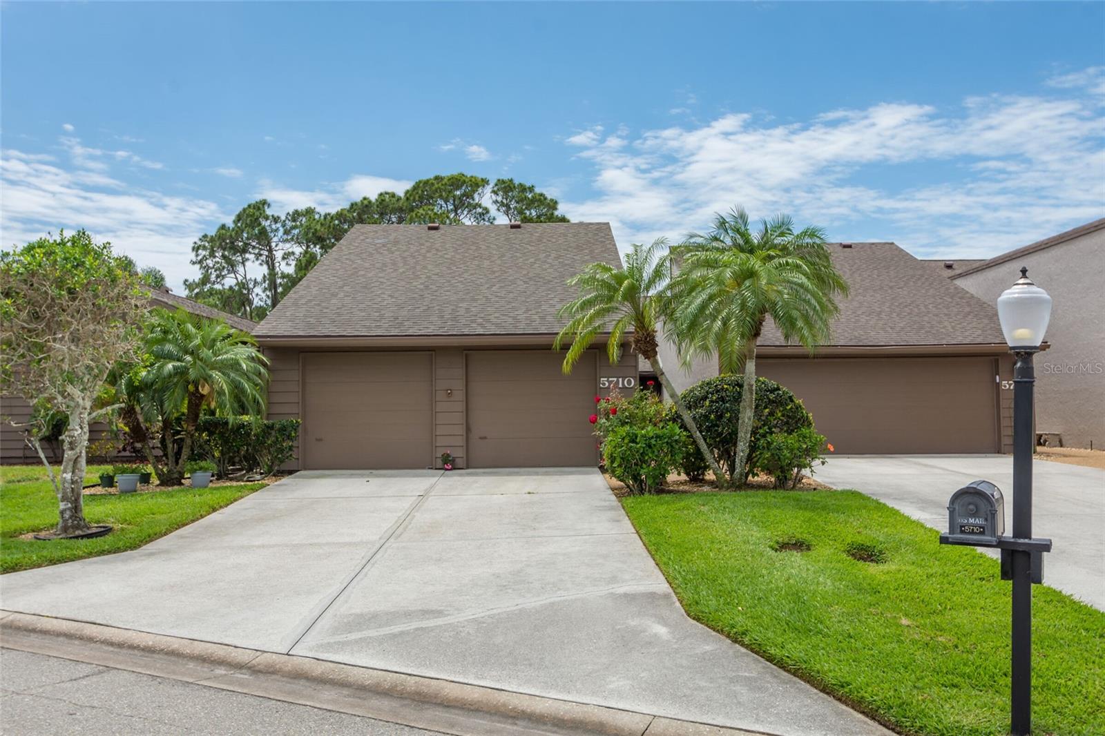 5894 CARRIAGE DR, Sarasota FL 34243 House for Sale in Sarasota, FL