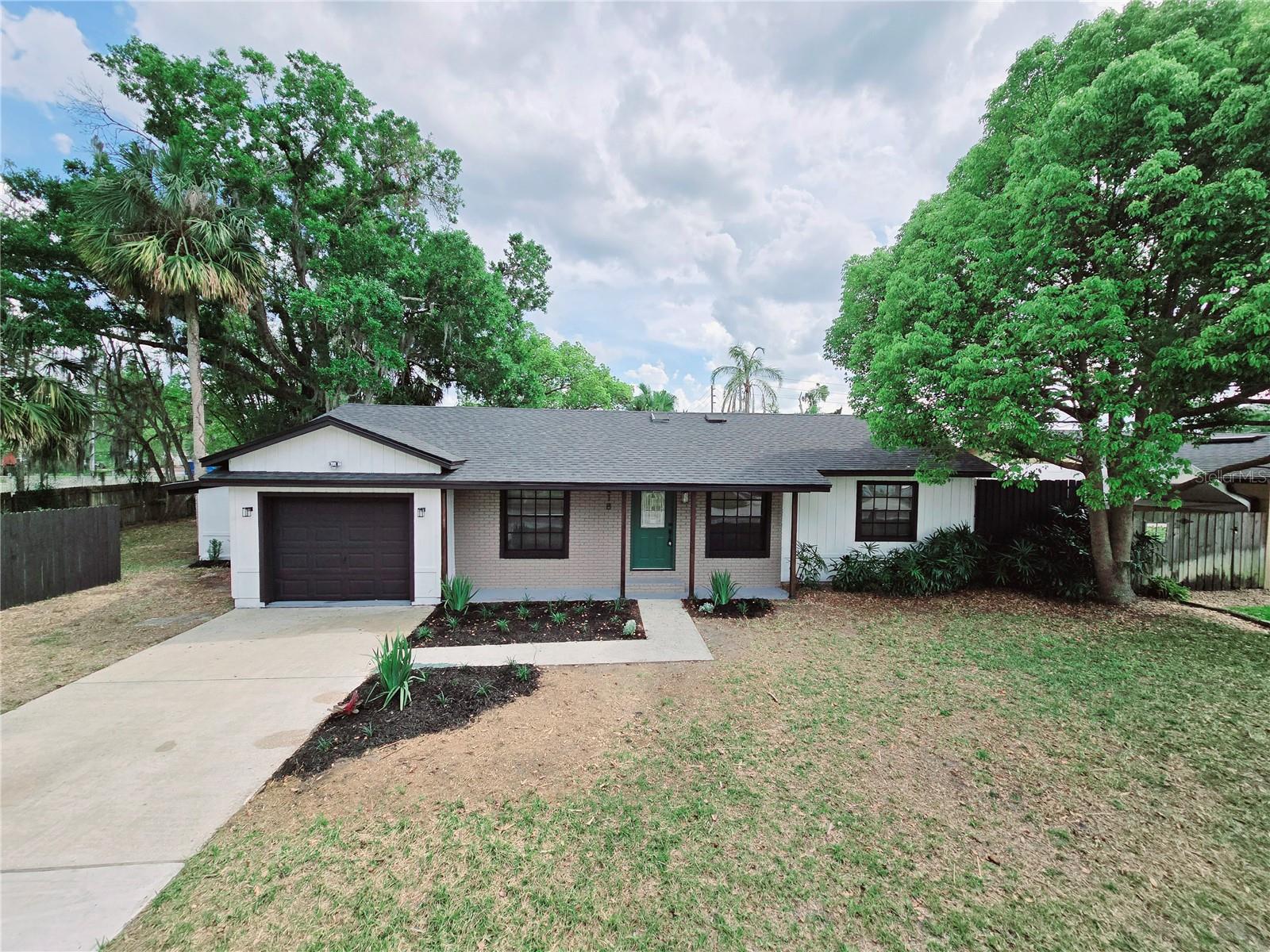 218 W MAGNOLIA AVE, Longwood FL 32750