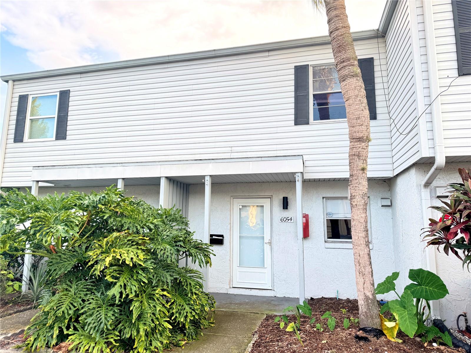 6054 AMBERLY CT #T21, Orlando FL 32822