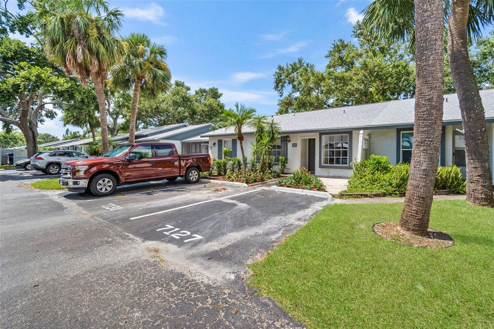 7131 PARKSIDE VILLAS DR N, St Petersburg FL 33709