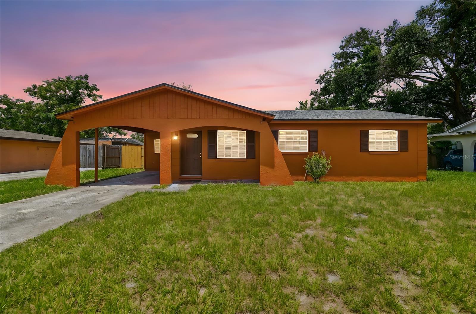 2067 BALFOUR CIR, Tampa FL 33619