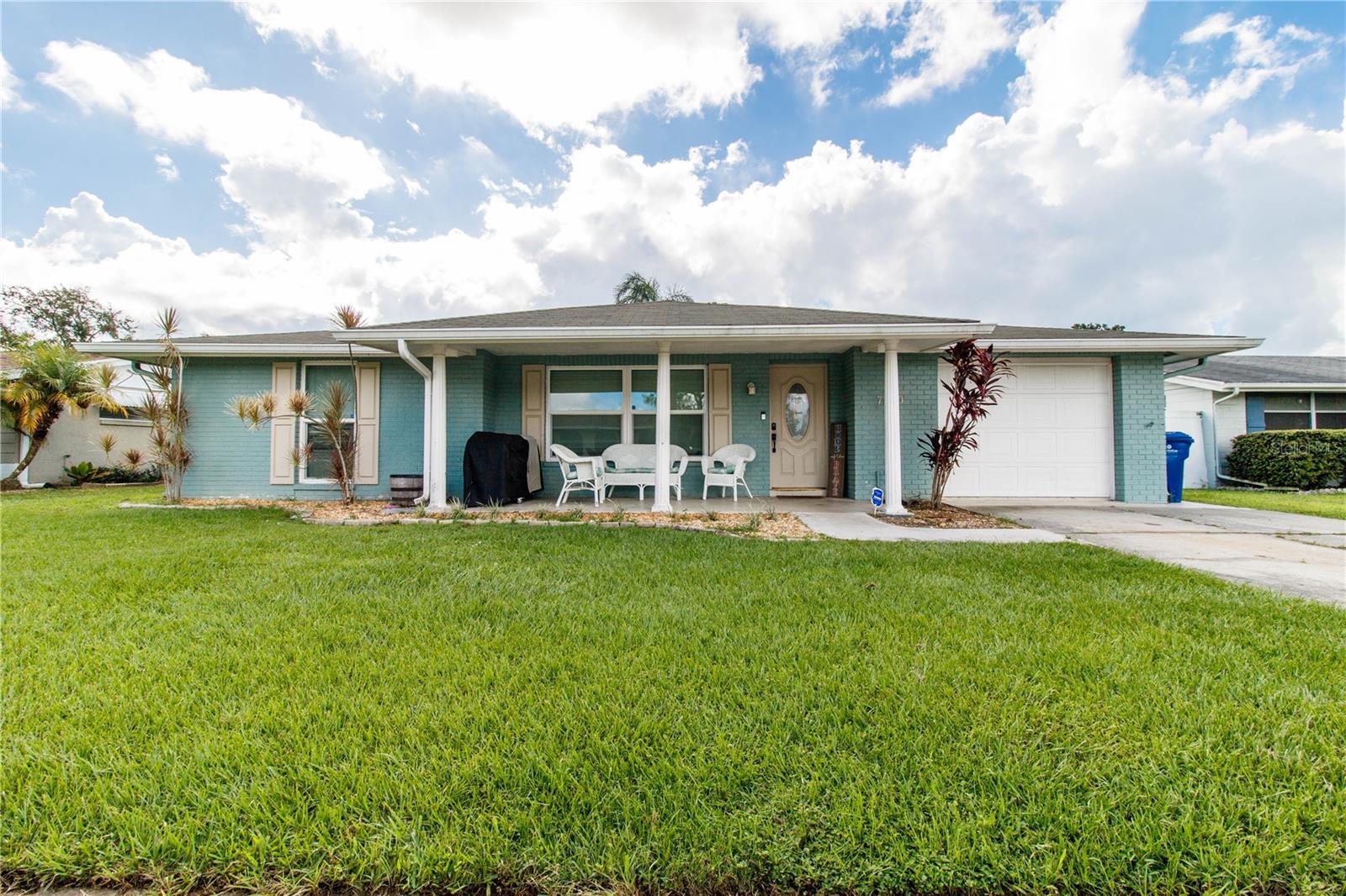 7520 HOLLY LAKE LN, New Port Richey FL 34653