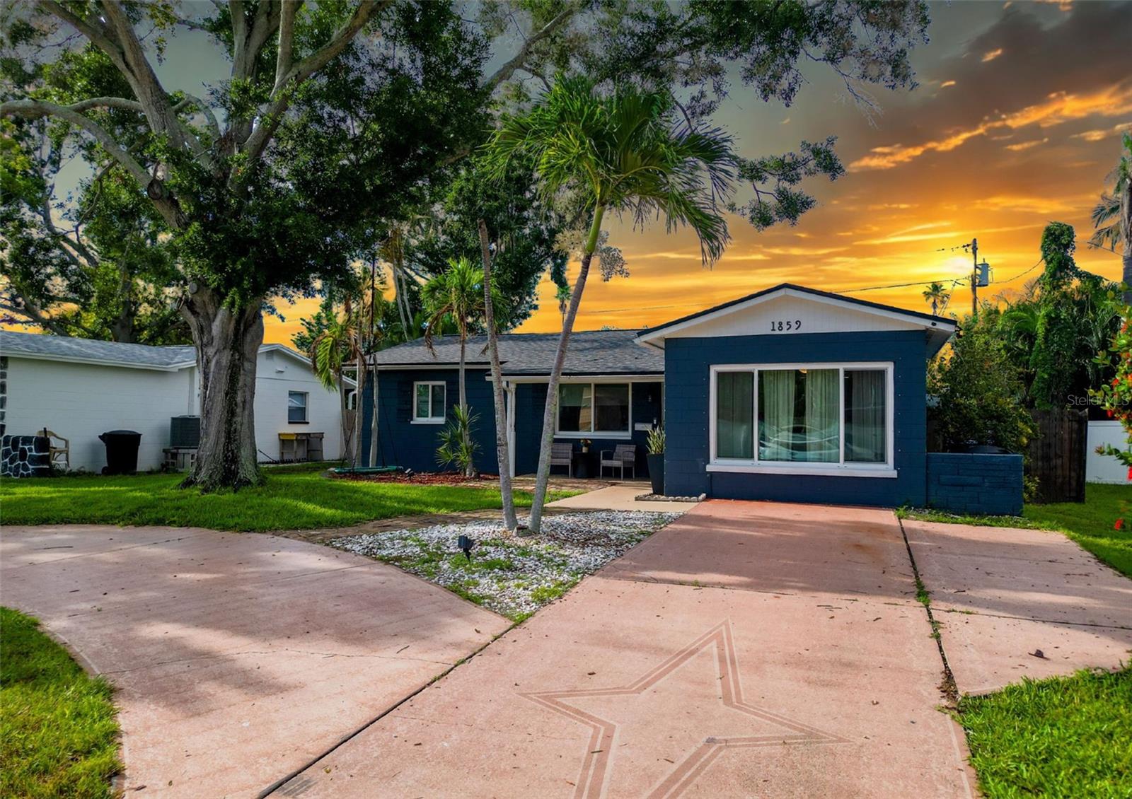 1859 OKLAHOMA AVE NE, St Petersburg FL 33703