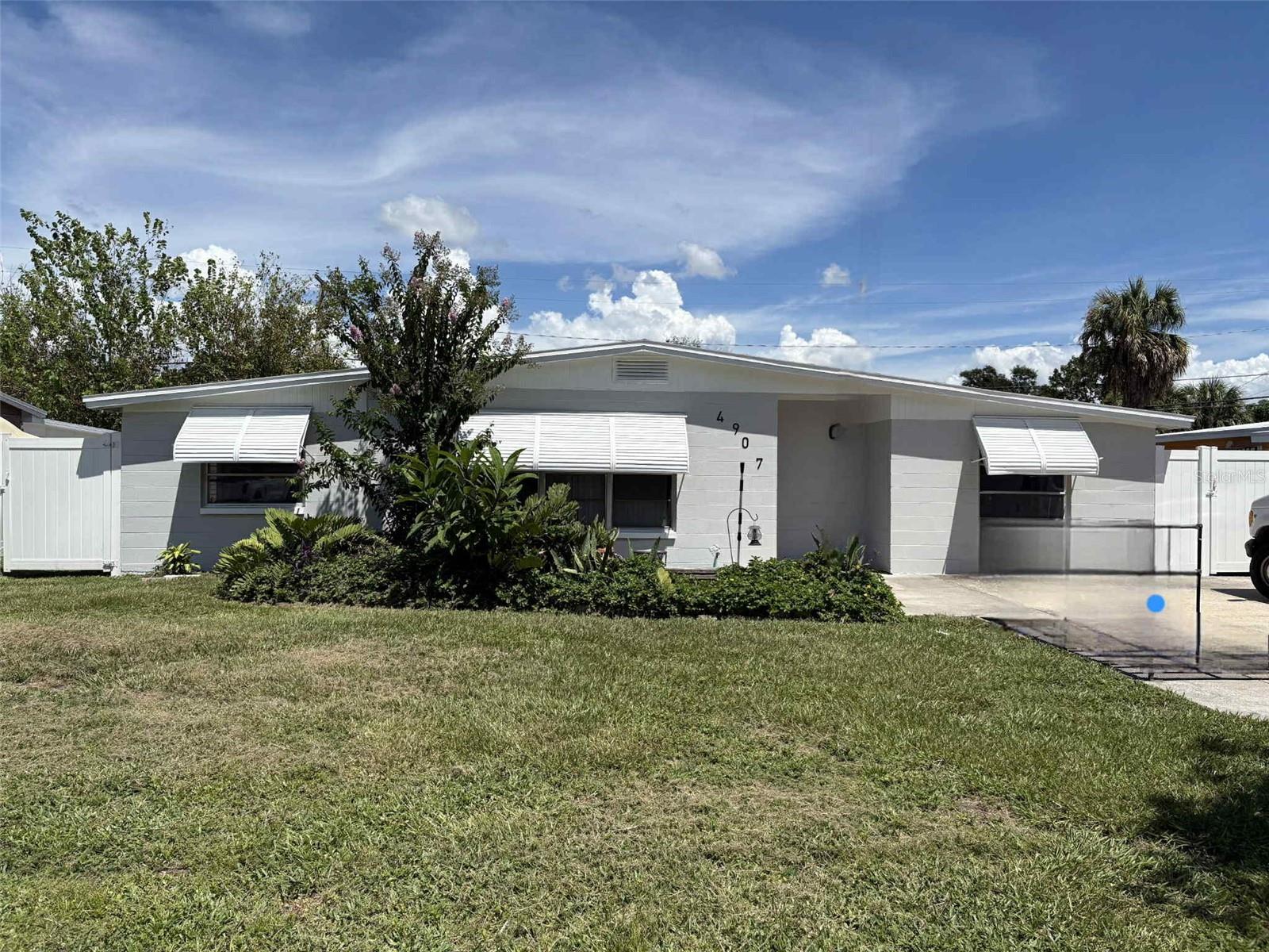 4907 CRESTHILL DR, Tampa FL 33615