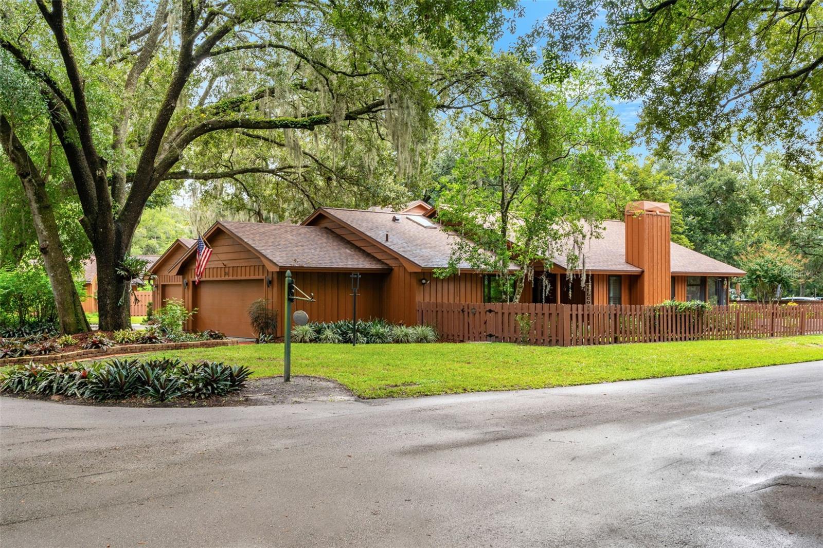 26 E VILLAGE DR, Oviedo FL 32765