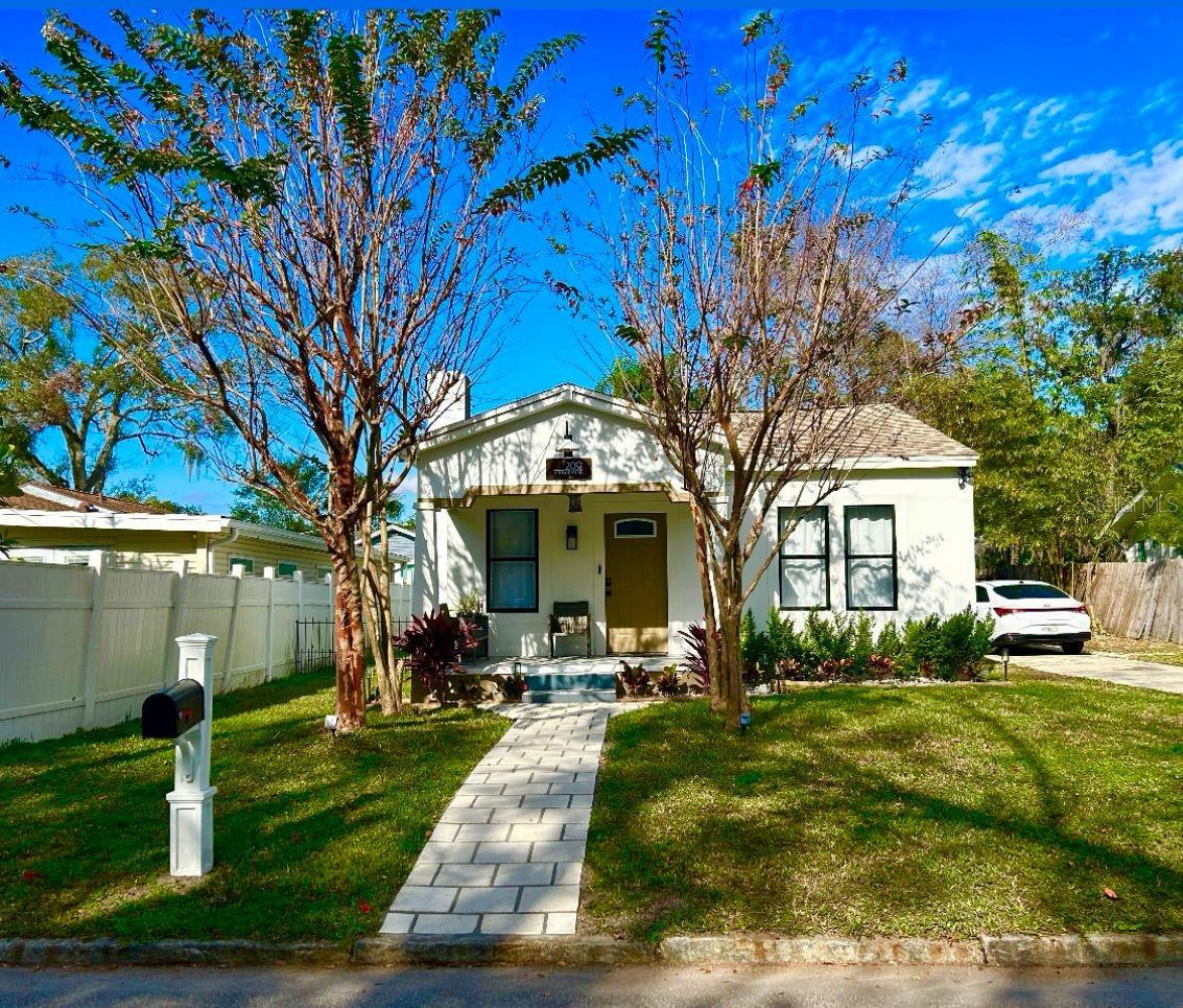 209 W IDLEWILD AVE, Tampa FL 33604