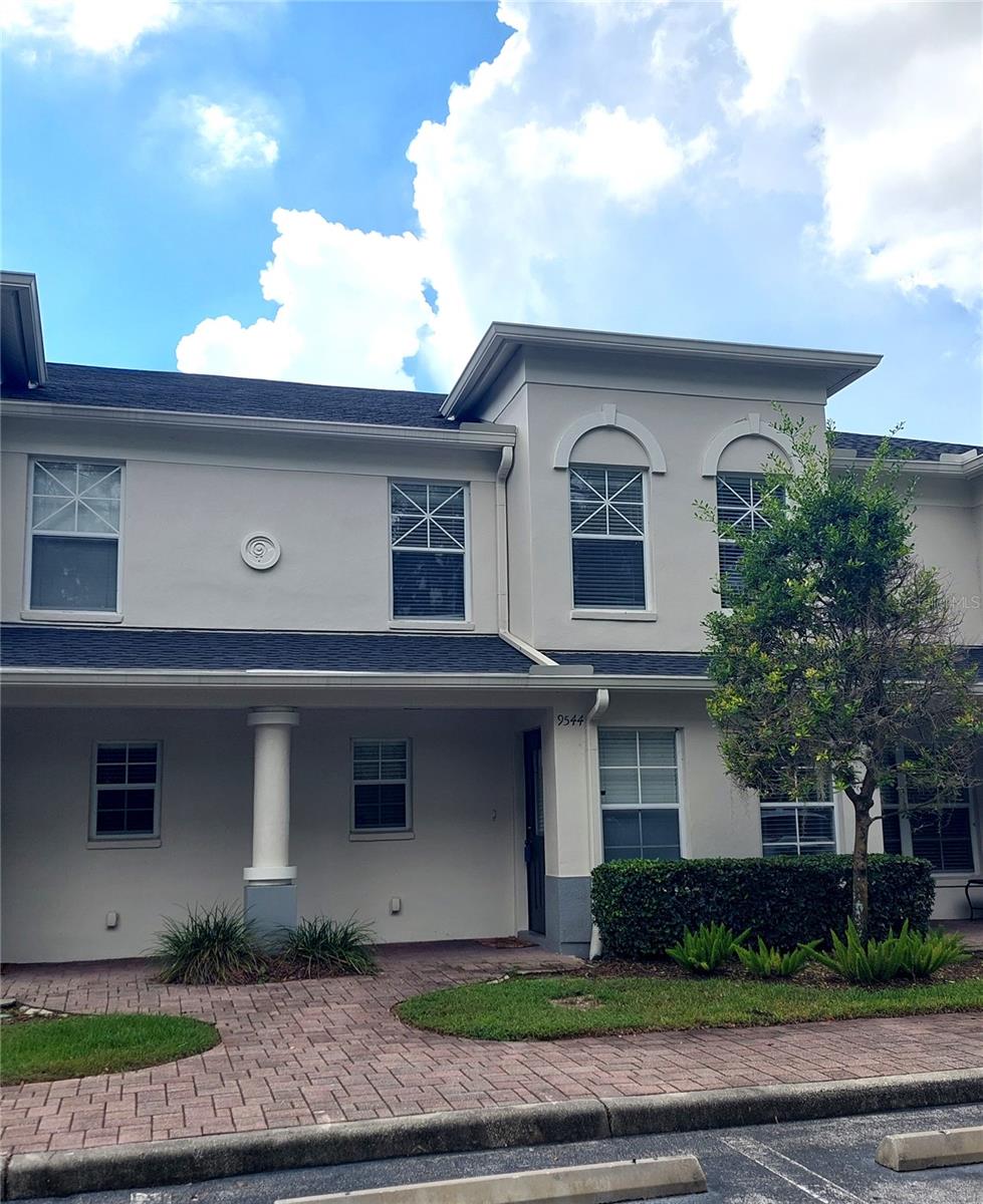 9544 CHARLESBERG DR, Tampa FL 33635