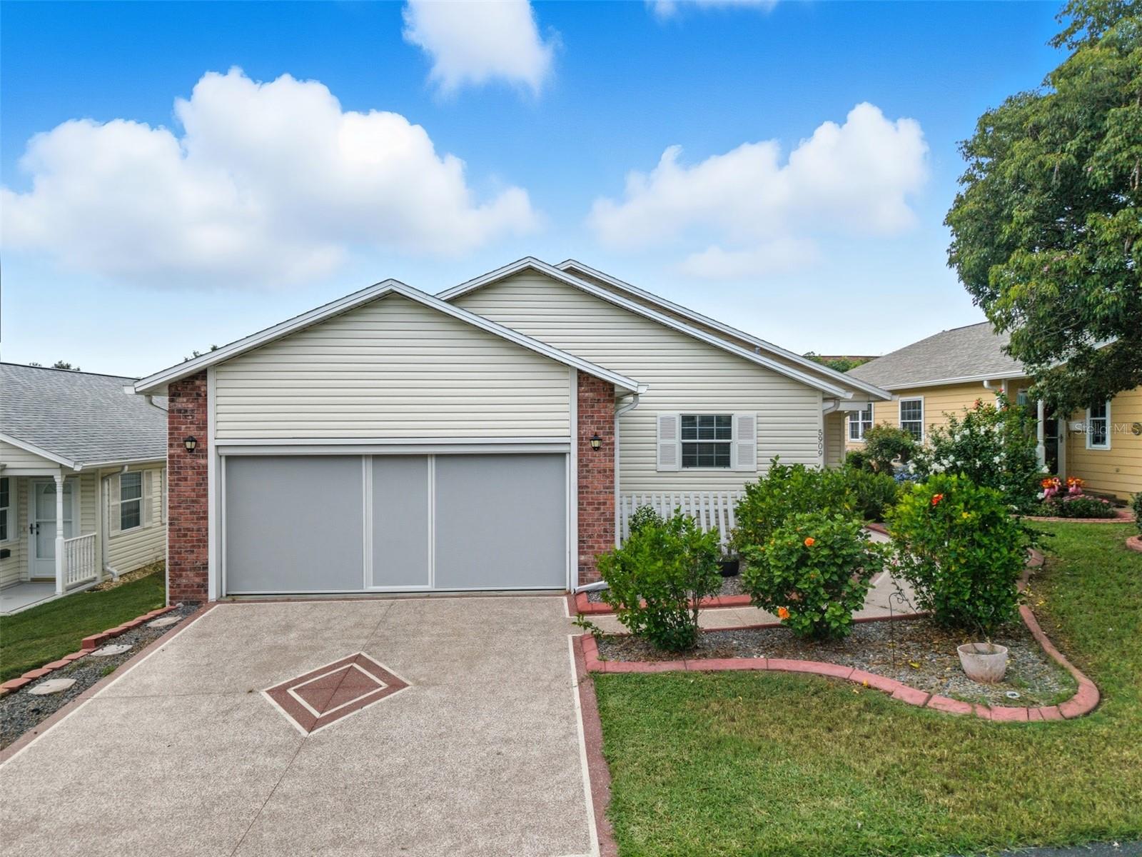 5909 YORKSHIRE DR, Zephyrhills FL 33542