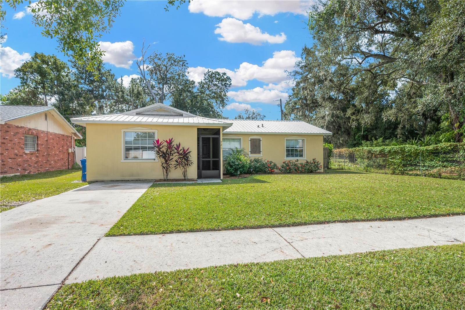 721 HOLLY TER, Brandon FL 33511