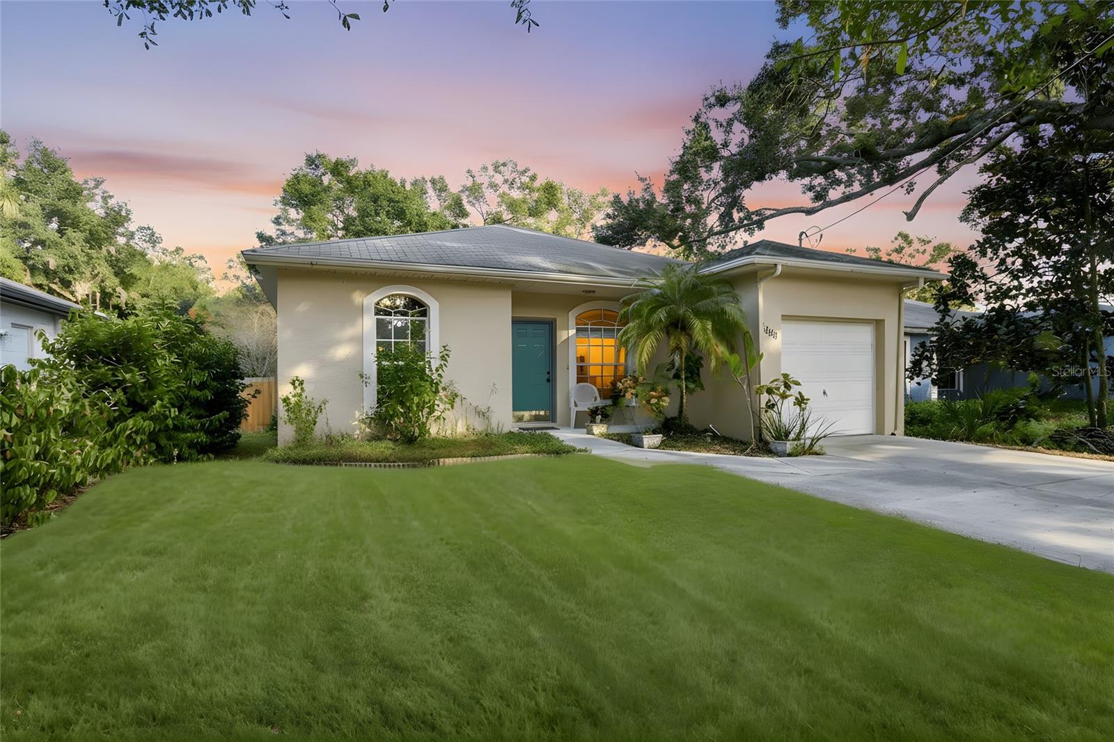 8127 N PACKWOOD AVE, Tampa FL 33604