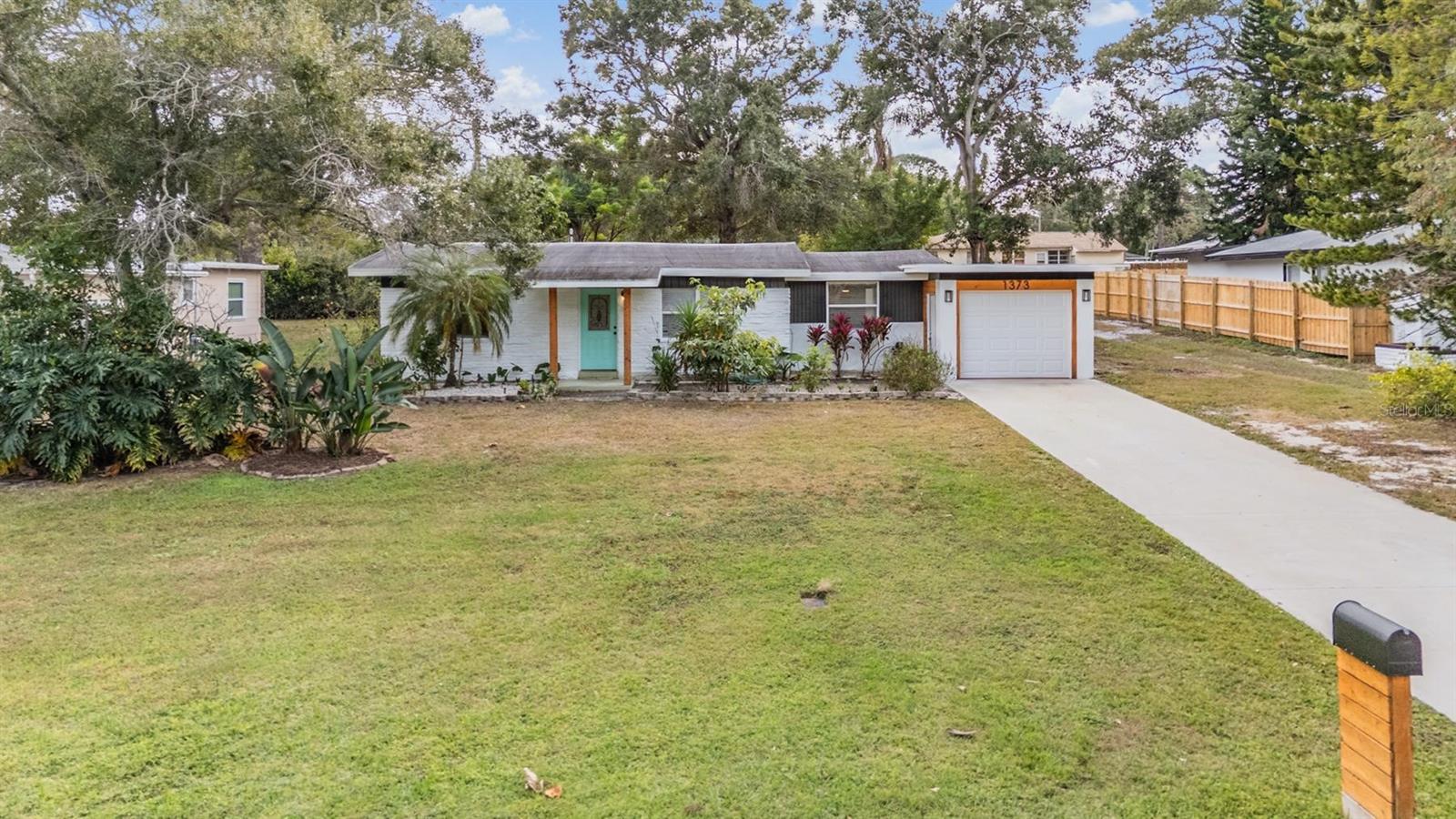 1373 PINEBROOK DR, Clearwater FL 33755