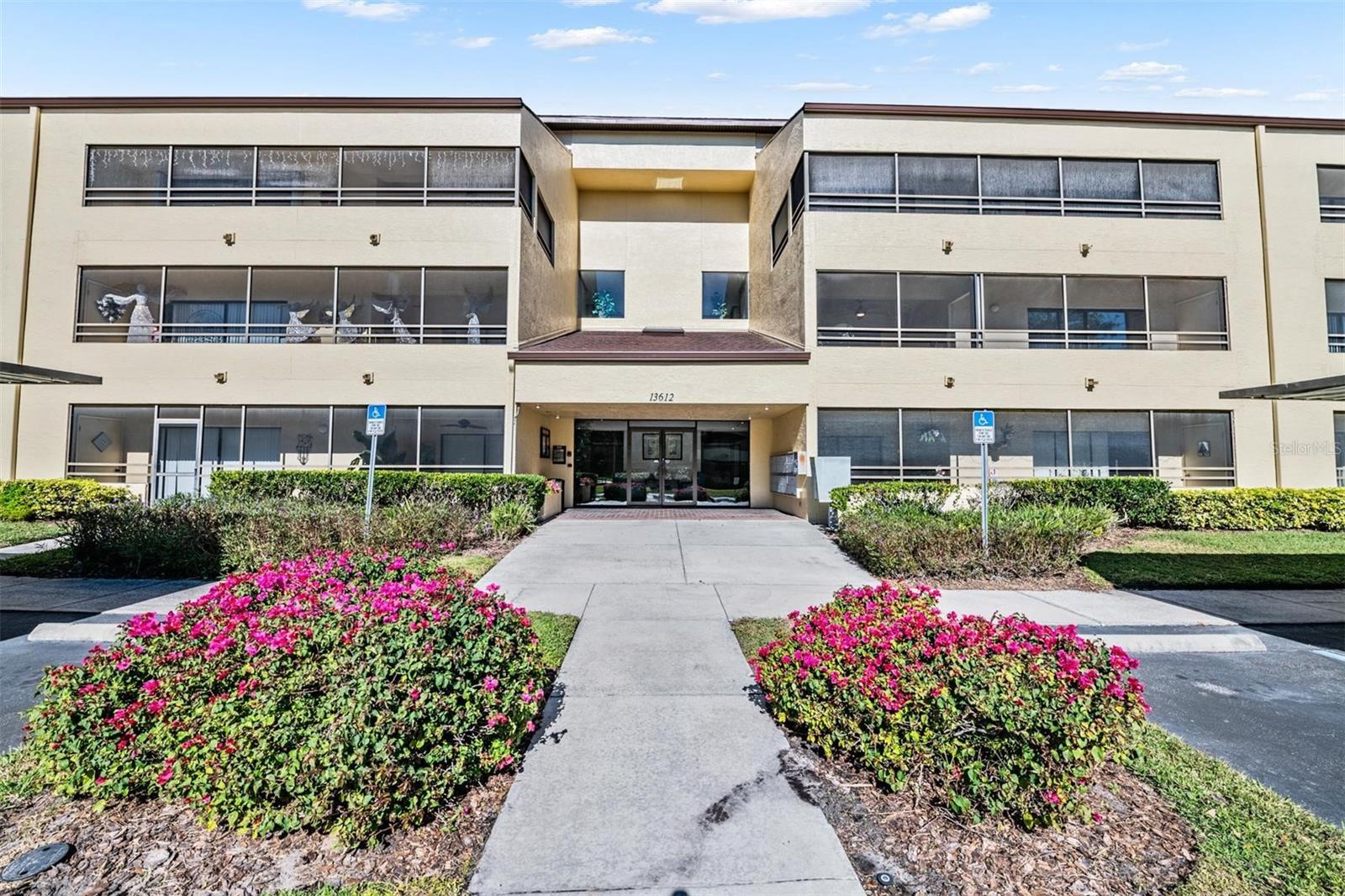 13612 S VILLAGE DR #212, Tampa FL 33618