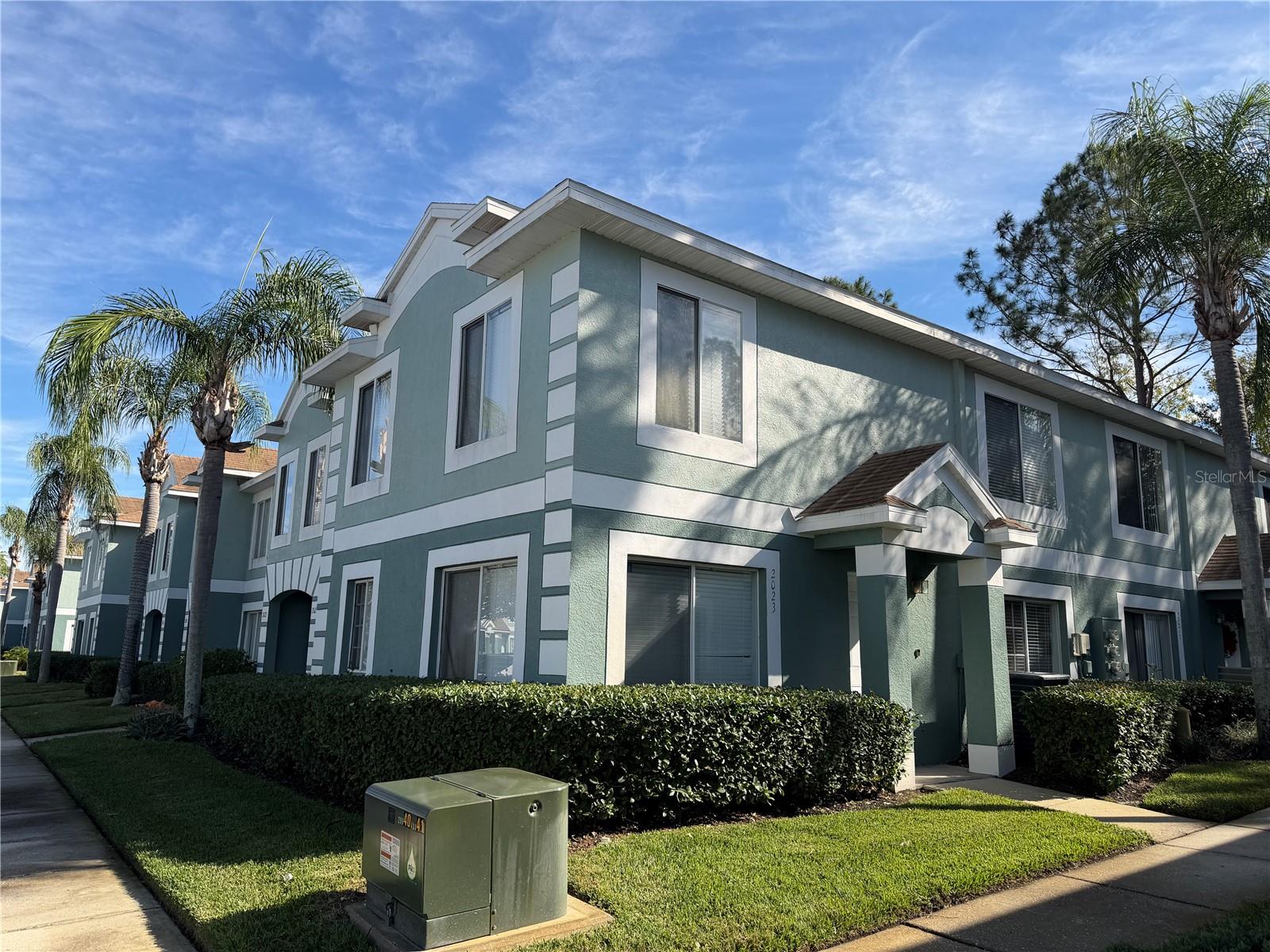 2023 FLUORSHIRE DR, Brandon FL 33511