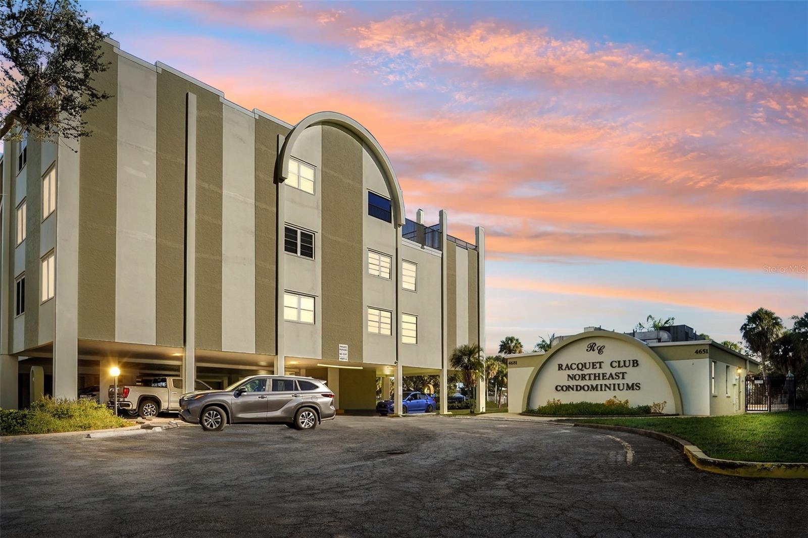 4681 1ST ST NE #301, St Petersburg FL 33703