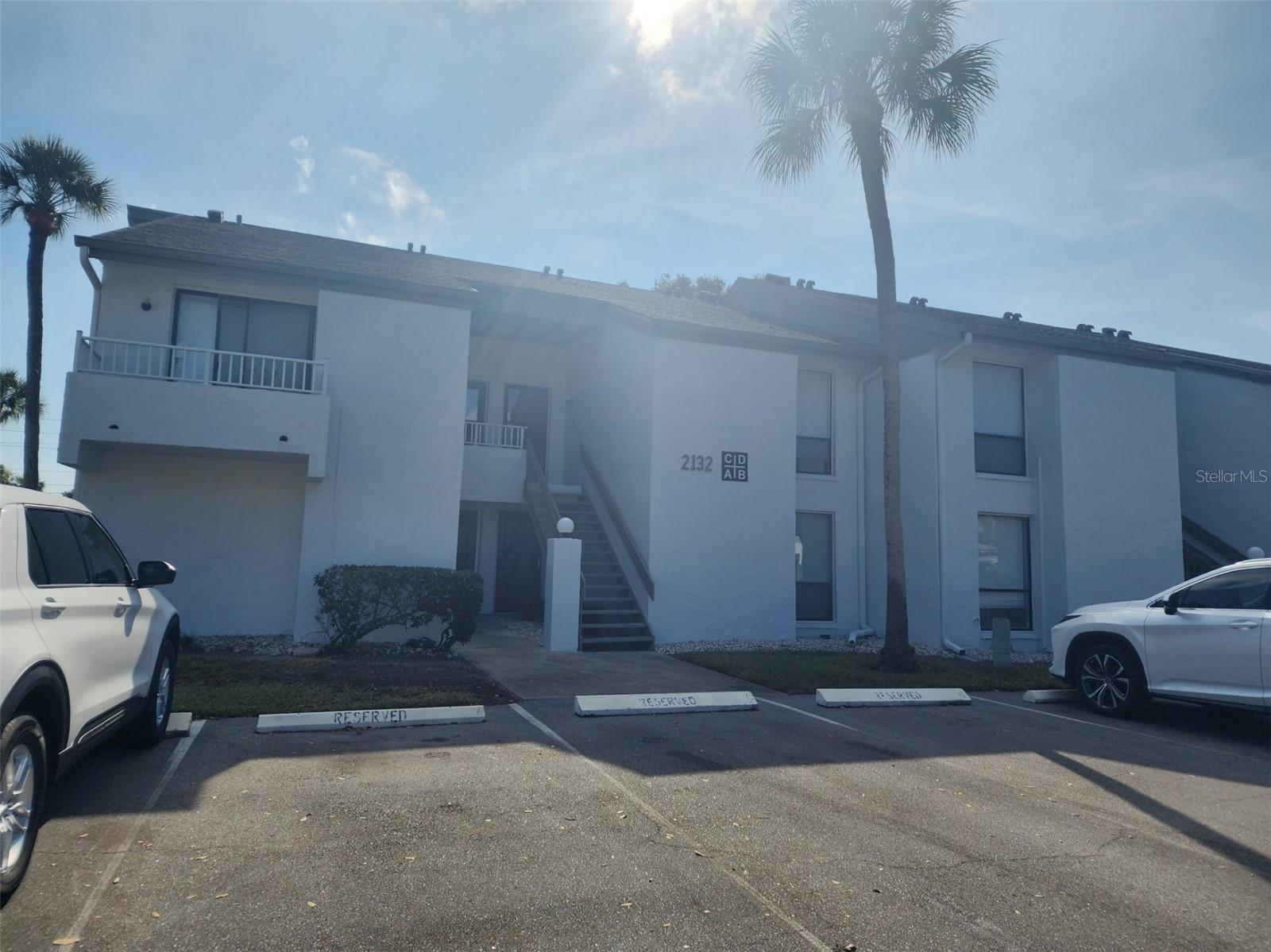2132 LAKEWOOD CLUB DR S #8B, St Petersburg FL 33712