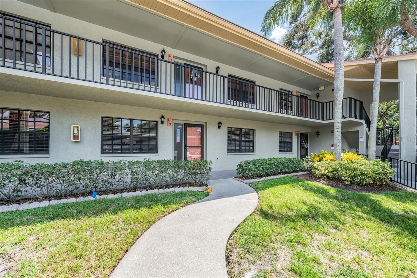 2020 LAKEVIEW DR #105, Clearwater FL 33763