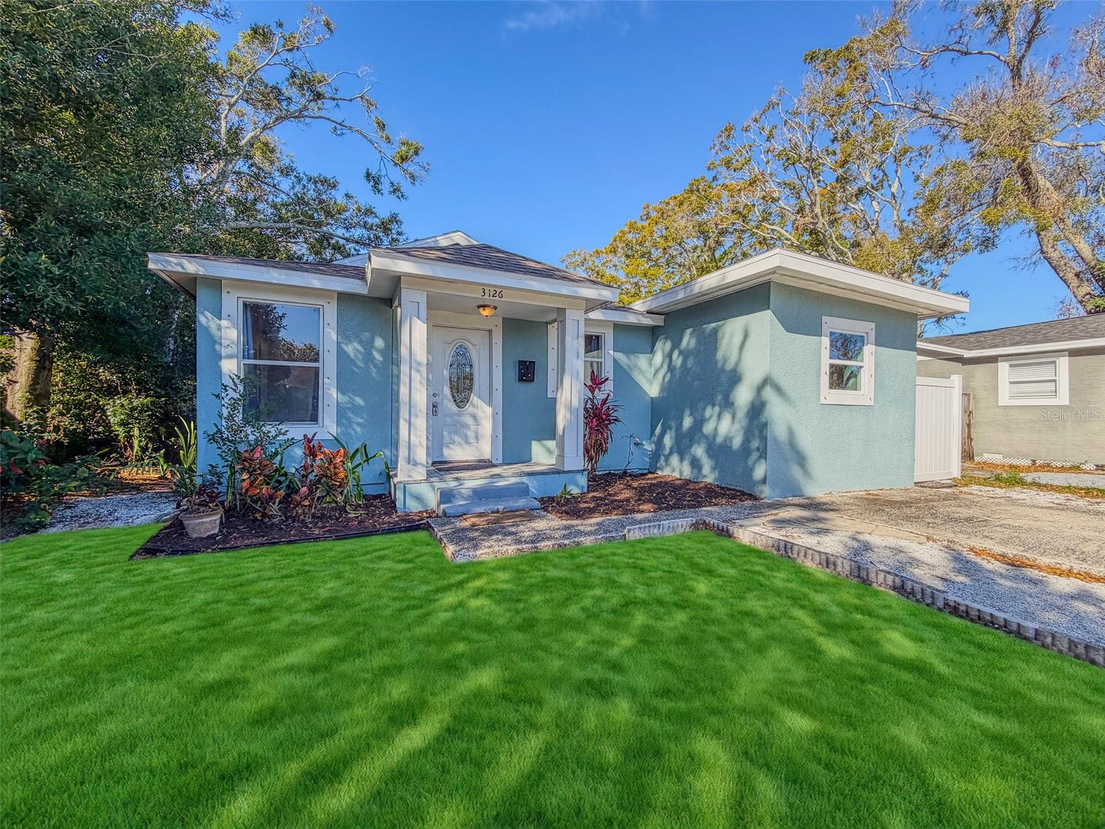 3126 QUEEN ST N, St Petersburg FL 33713