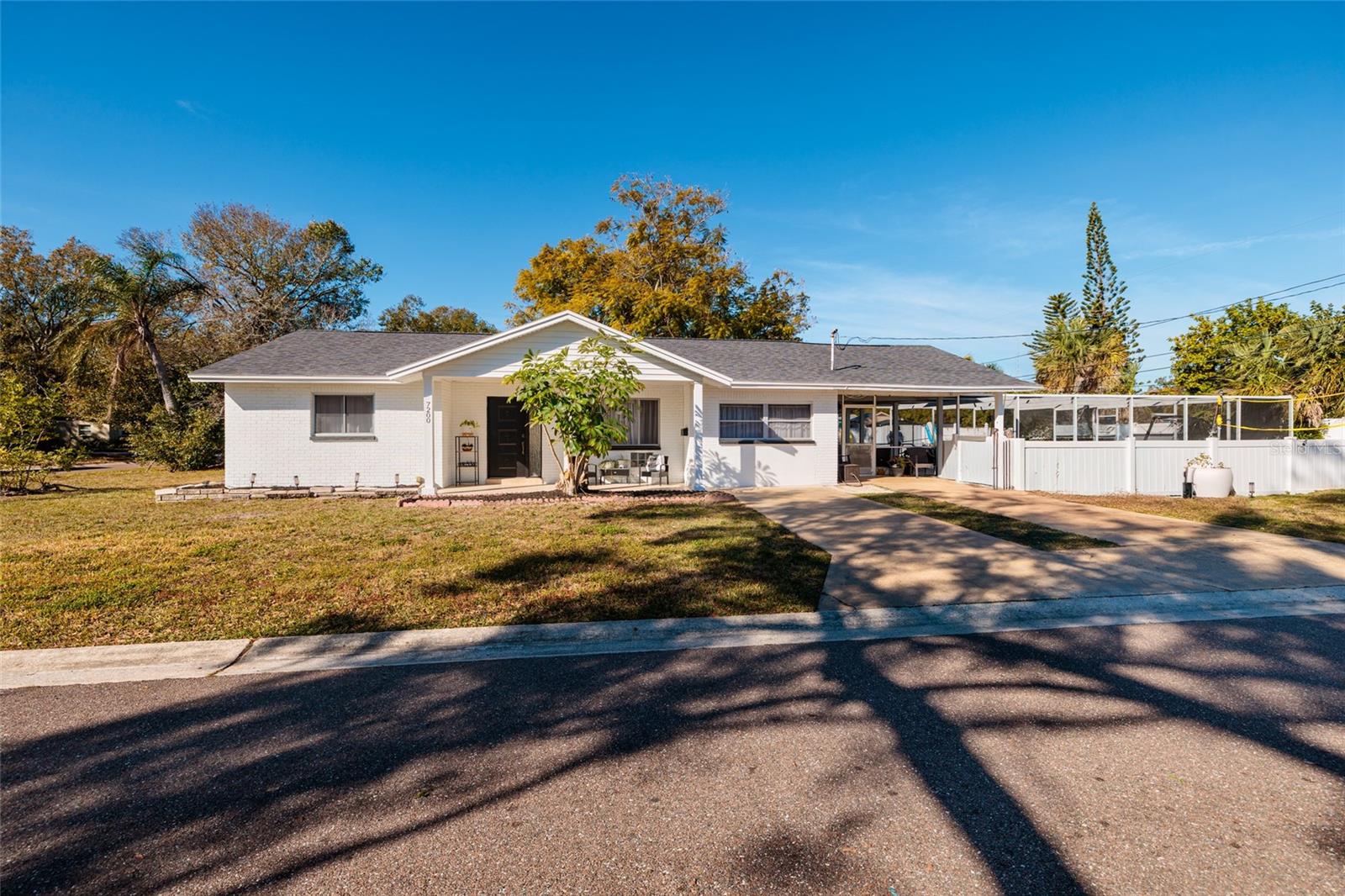 7200 7TH ST N, St Petersburg FL 33702