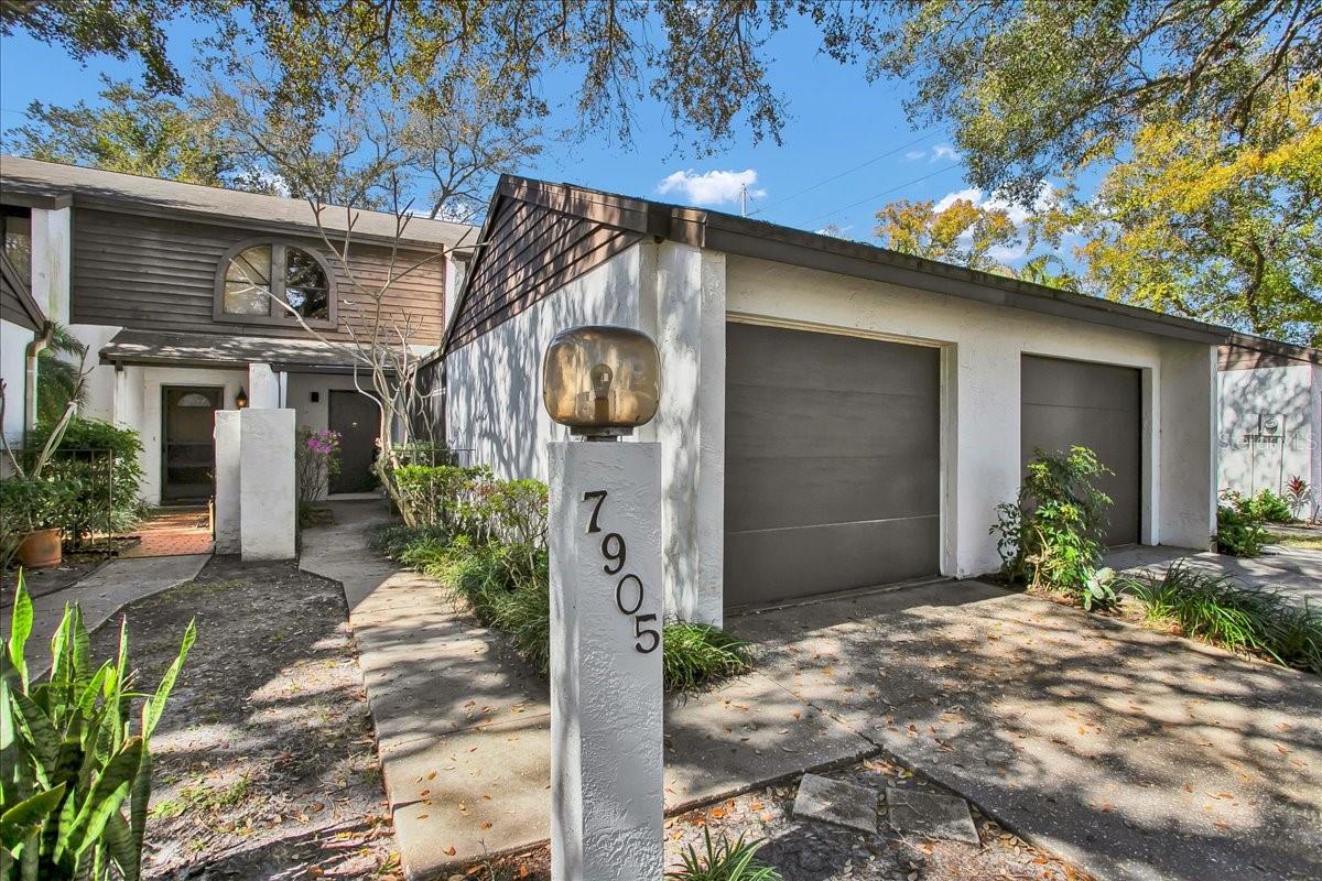 7905 LUXBURY PL, Tampa FL 33614