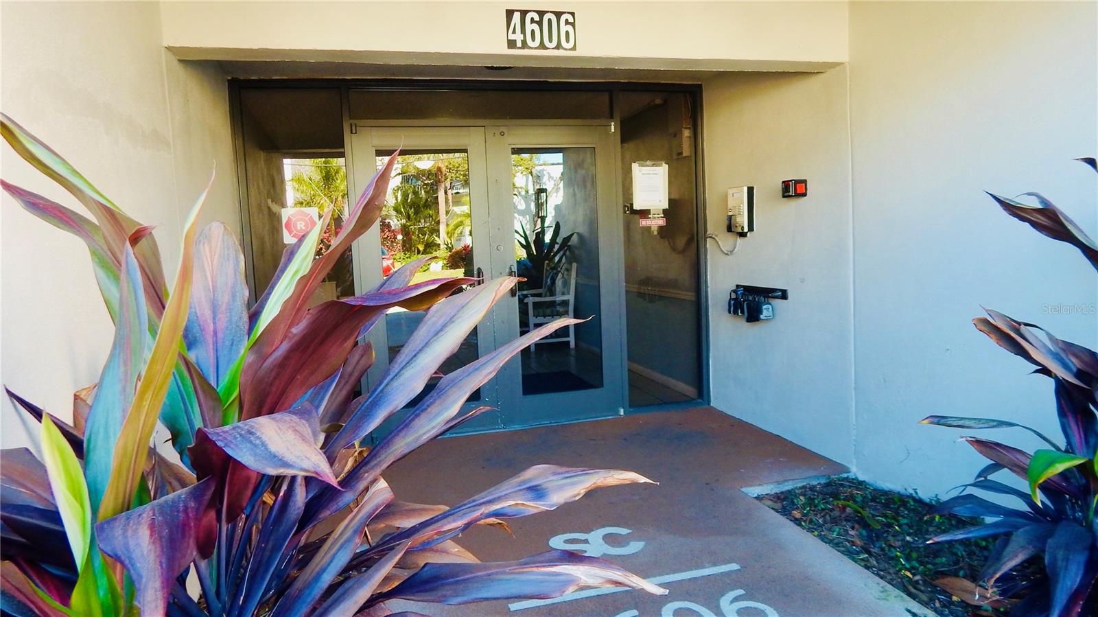 4606 W GRAY ST #206, Tampa FL 33609