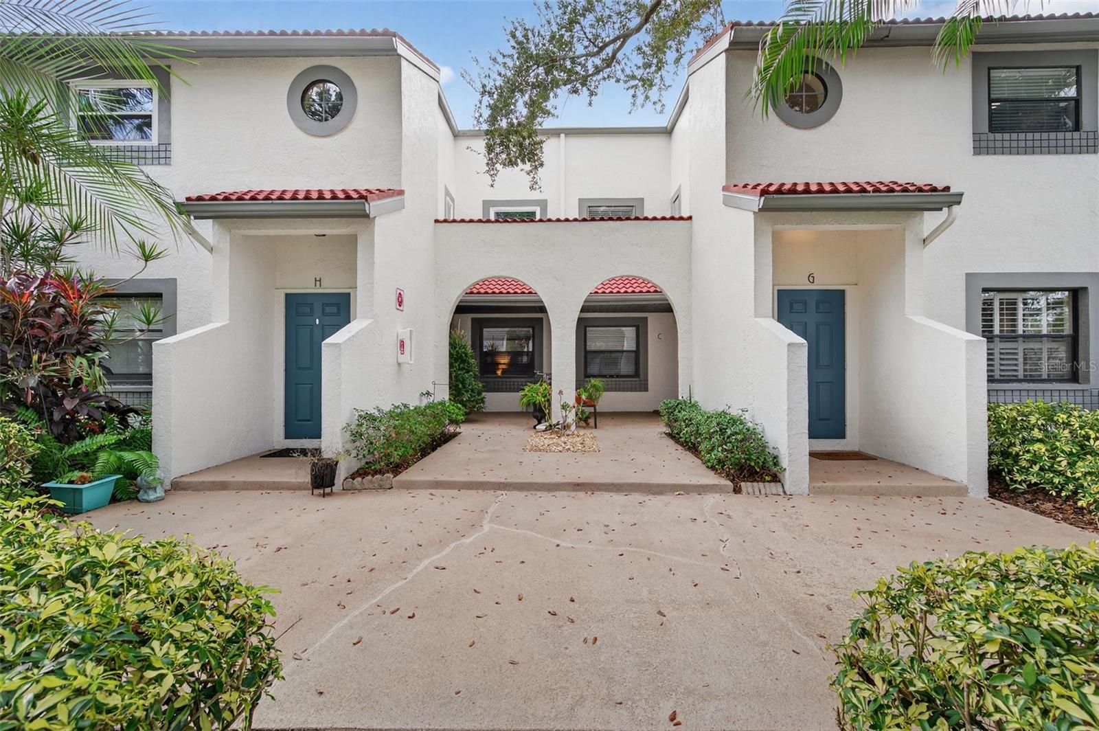 484 SANTA CRUZ PL NE #G, St Petersburg FL 33703