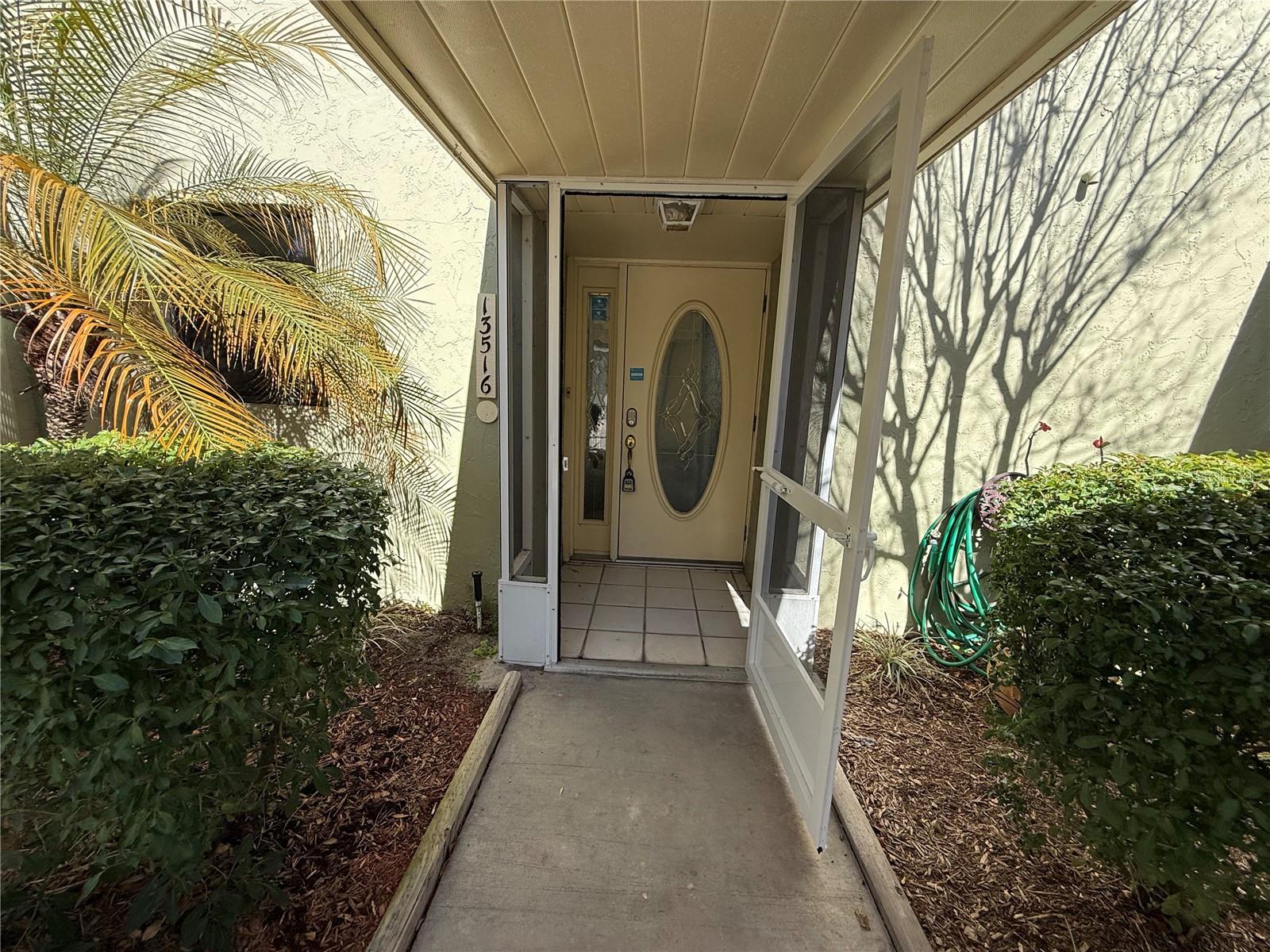 13516 PALMWOOD LN, Tampa FL 33618