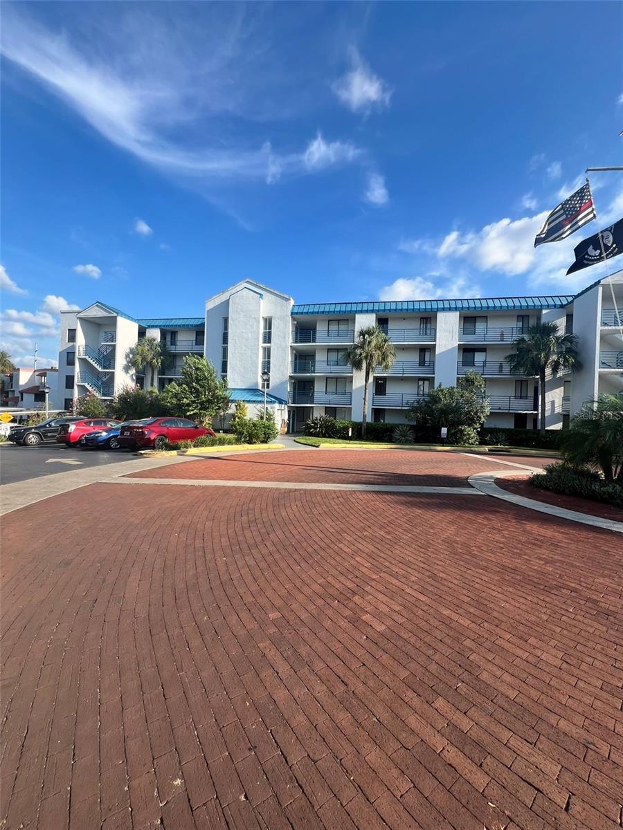 2424 W TAMPA BAY BLVD #L203, Tampa FL 33607