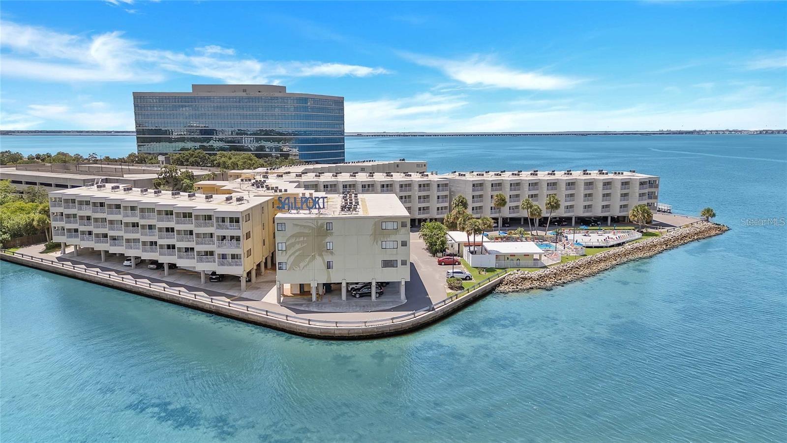 2506 N ROCKY POINT DR #275, Tampa FL 33607