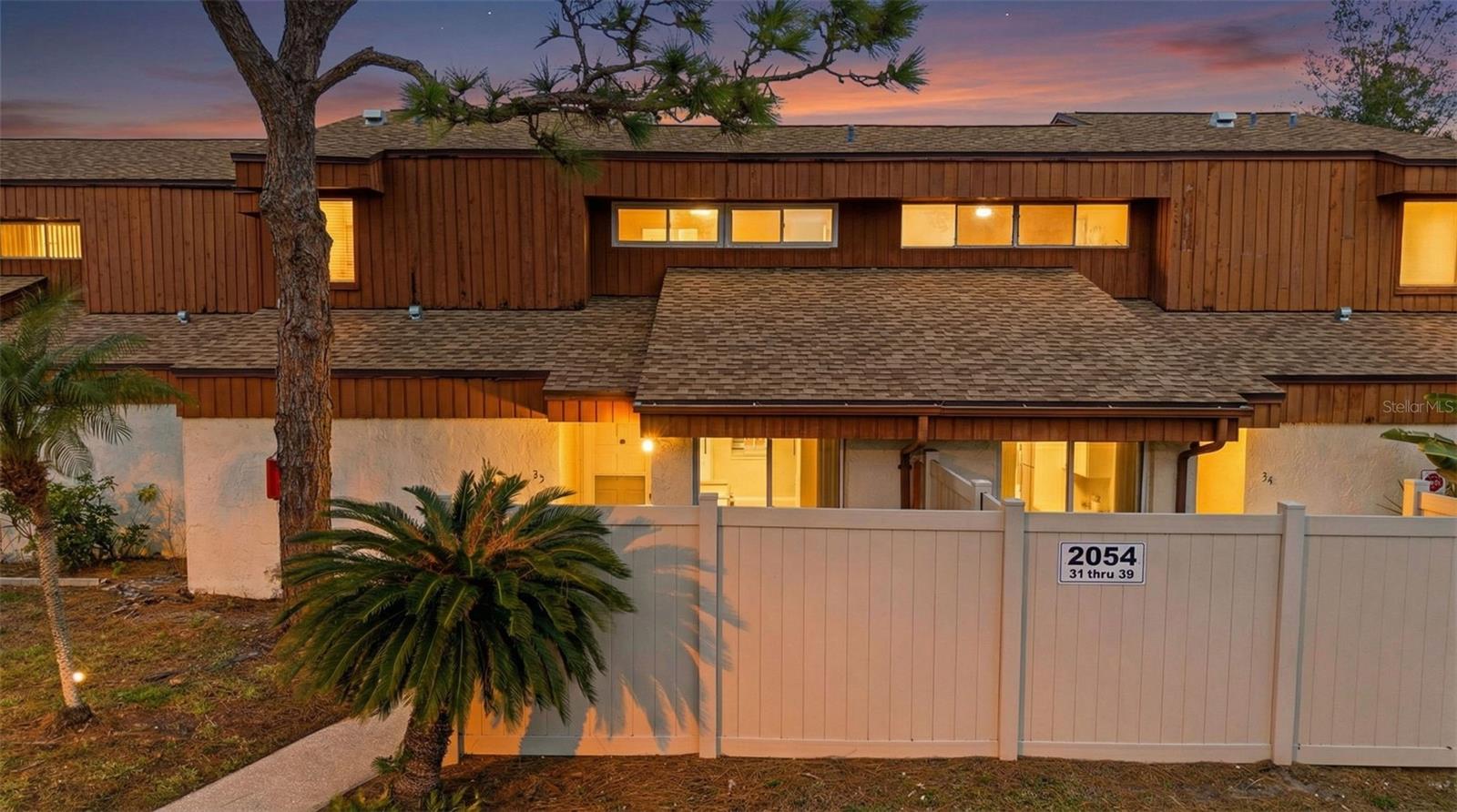 2054 SUNSET POINT RD #35, Clearwater FL 33765