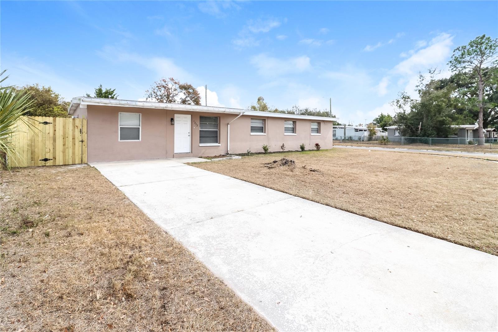 1332 WARRINGTON WAY, Tampa FL 33619