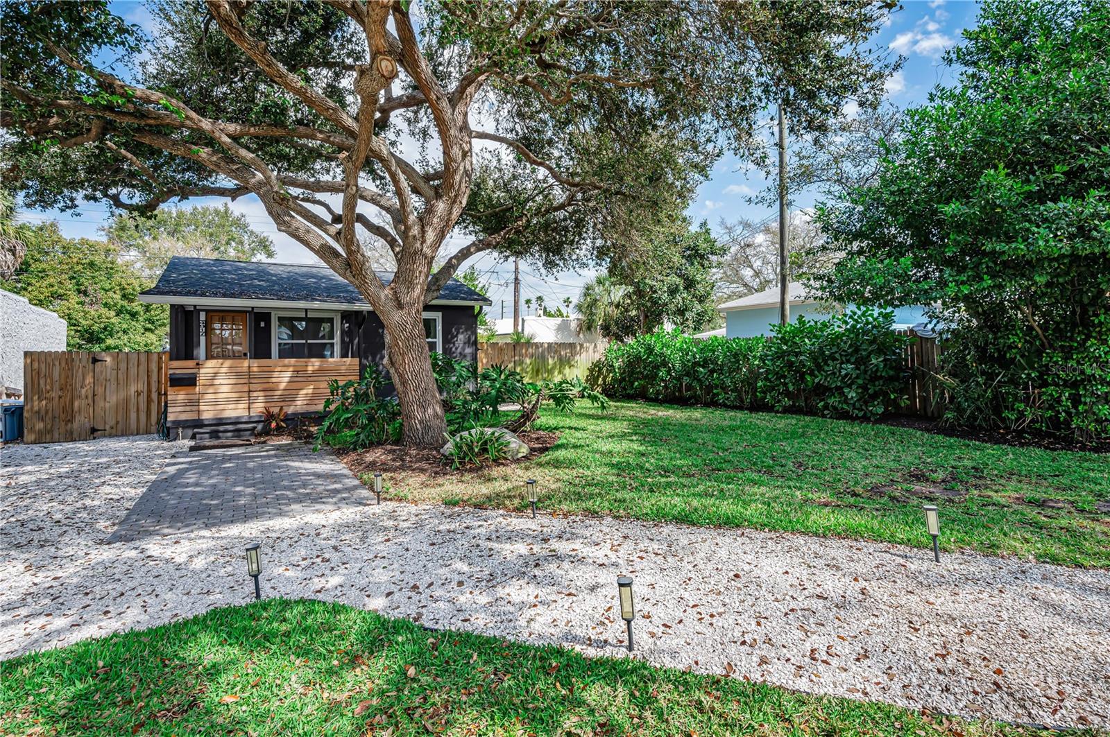 4917 OXFORD AVE N, St Petersburg FL 33710